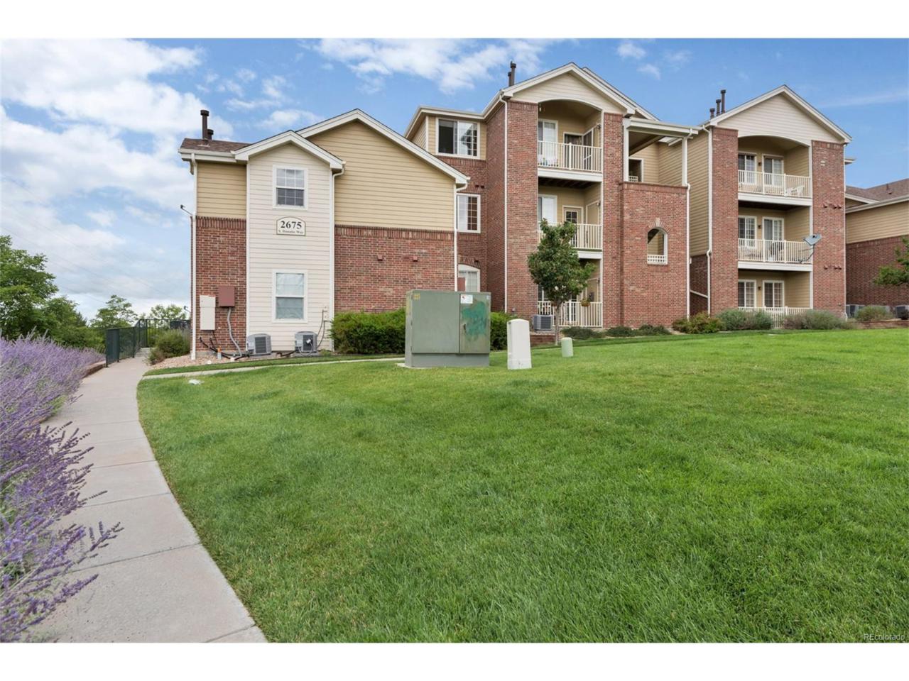 2675 S Danube Way #102, Aurora, CO 80013 (MLS #7672777) :: 8z Real Estate