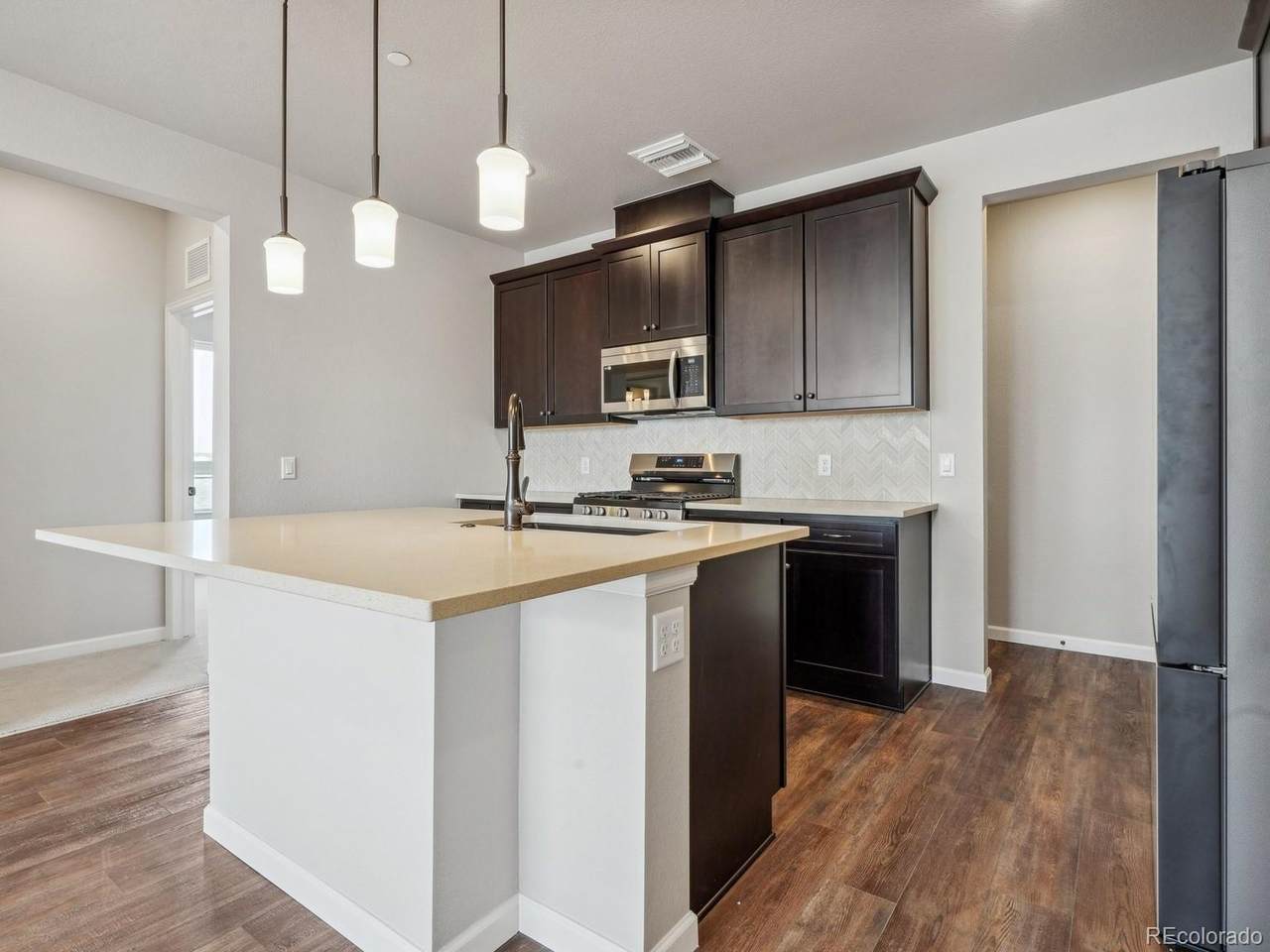 6153 Ceylon Street - Photo 1