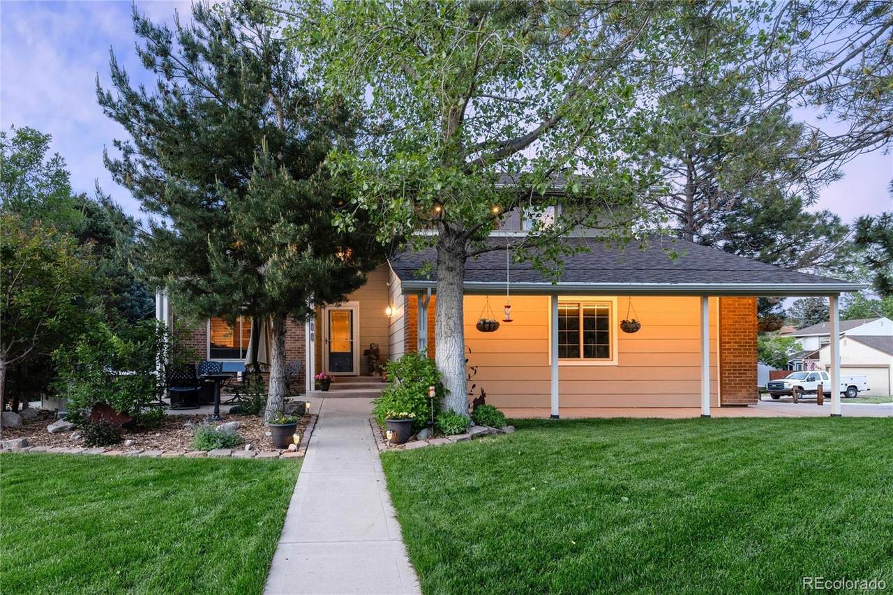 700 Sunset Drive - Photo 1