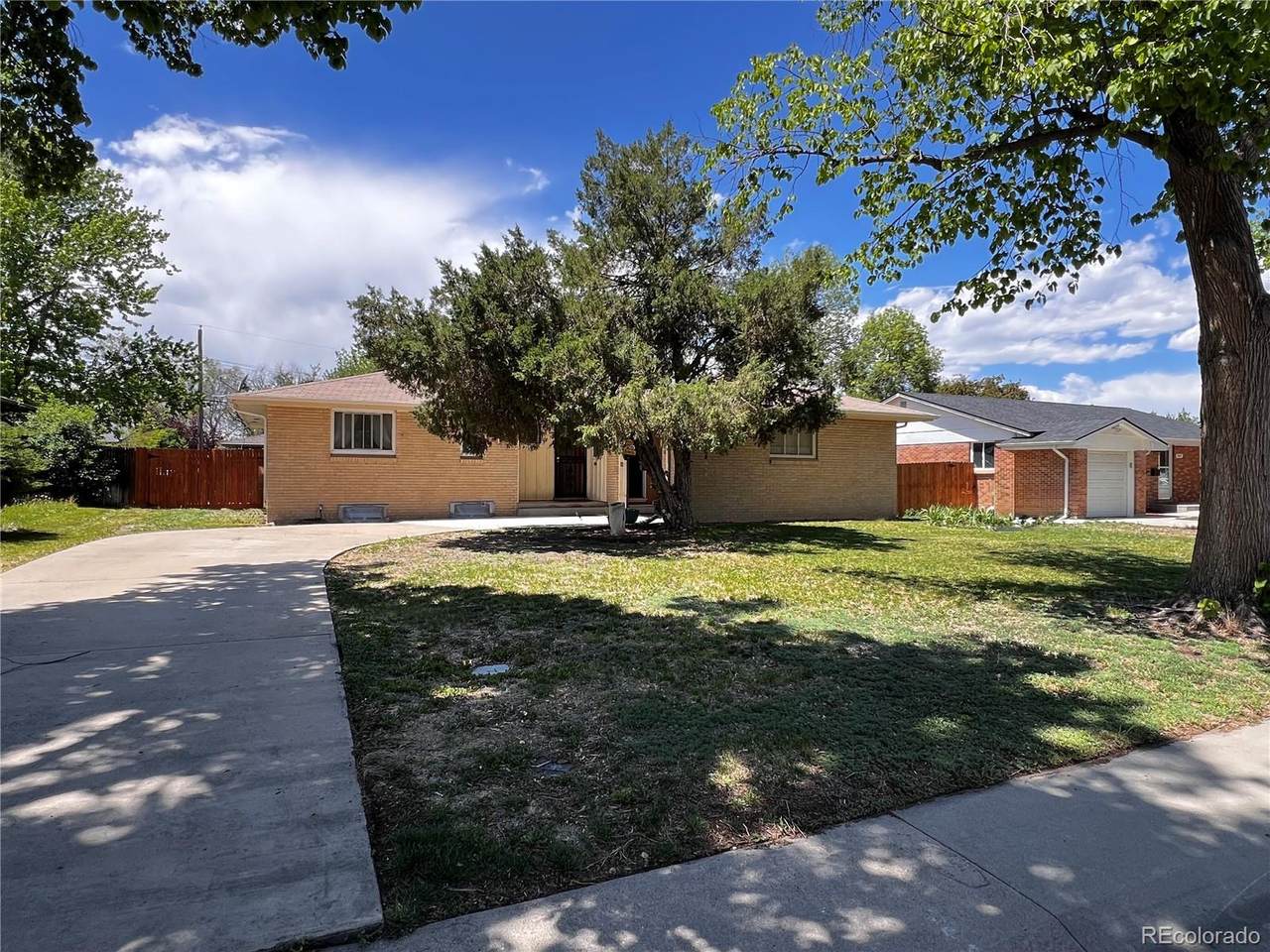 535 Kenton Street - Photo 1