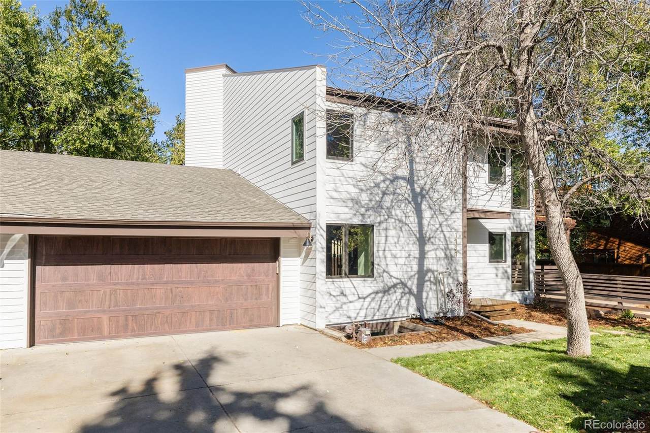 1737 Hawthorn Place - Photo 1