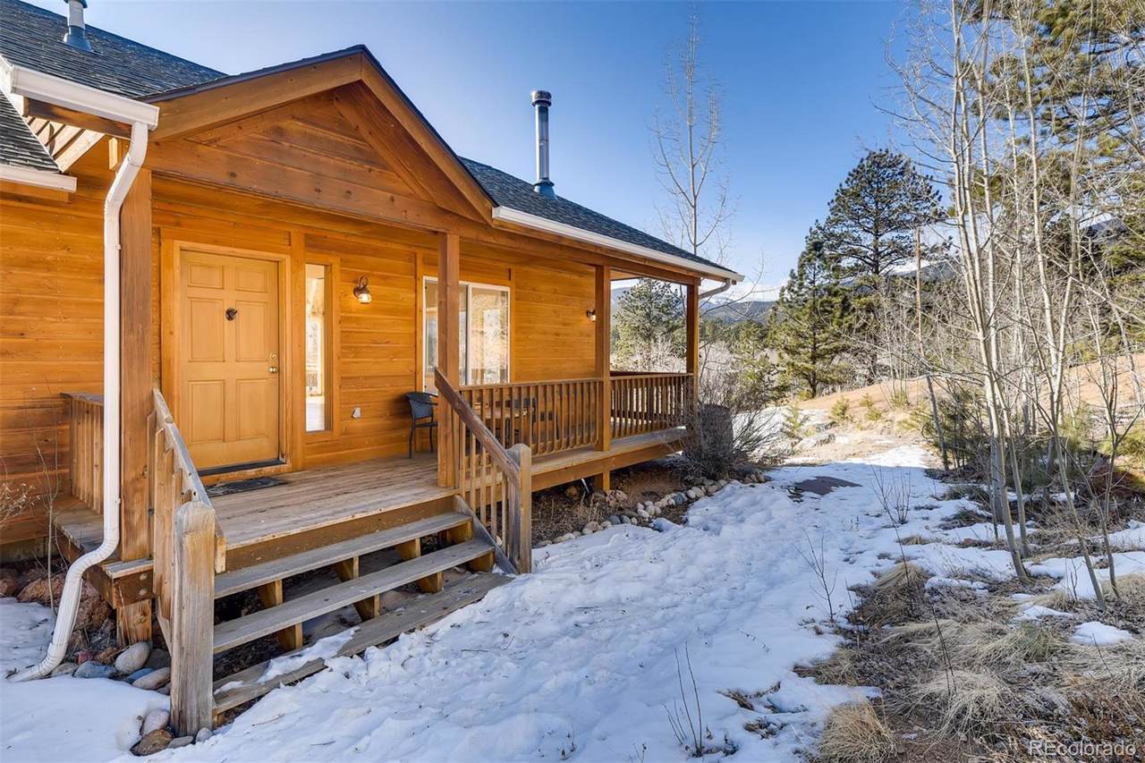 108 Sunset Drive - Photo 1