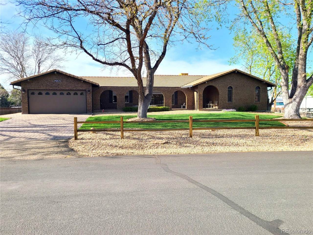 7085 94th Avenue - Photo 1