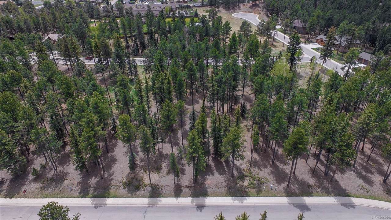 625 Chipmunk Drive - Photo 1