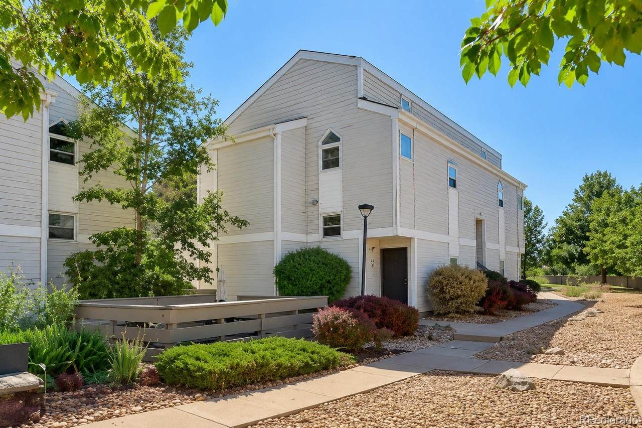 11105 Alameda Avenue - Photo 1