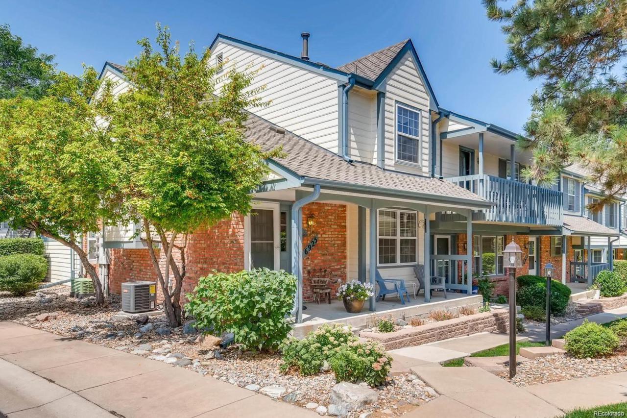 6925 Briarwood Drive - Photo 1