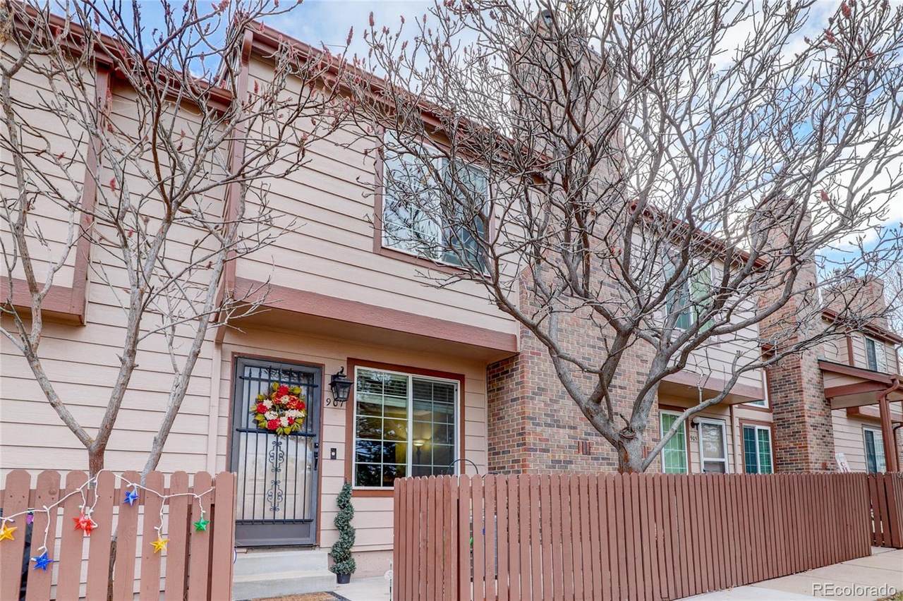 907 Summer Drive - Photo 1