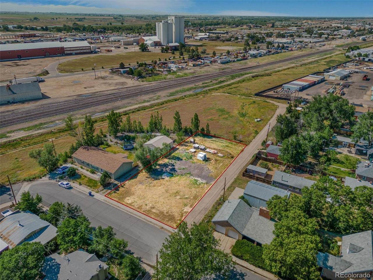 525 Midland St - Photo 1