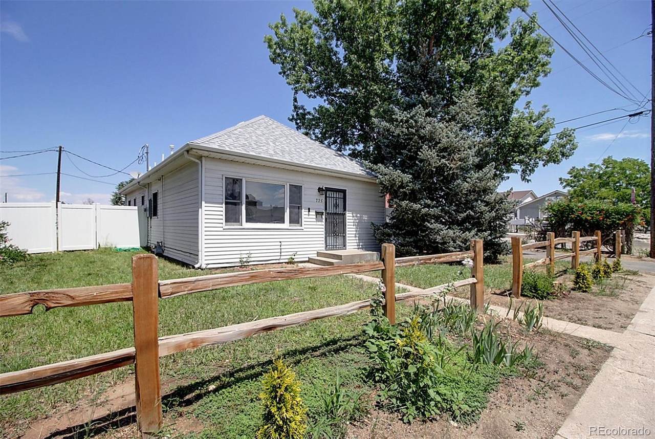725 9th Street - Photo 1