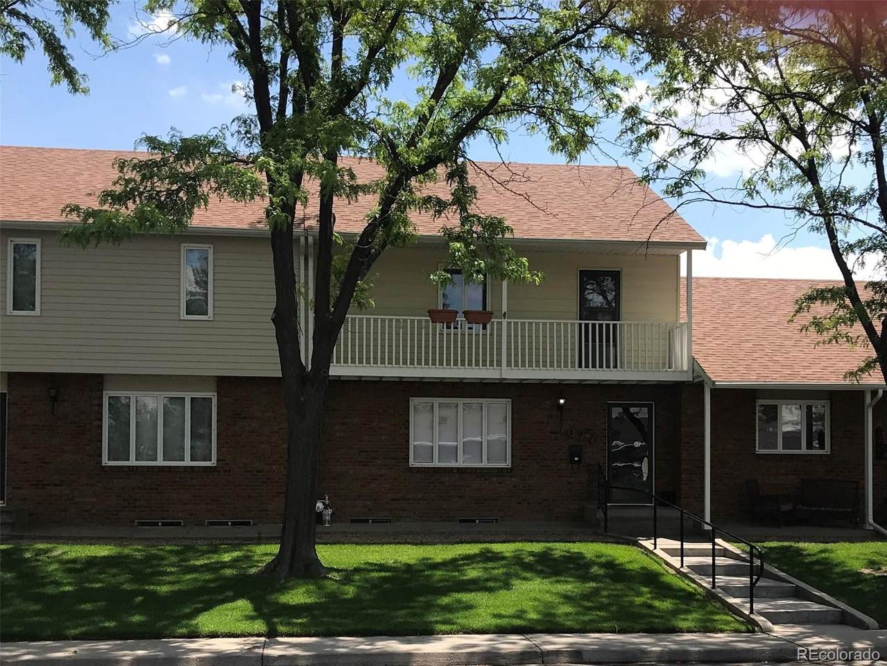 1024 Gateway Avenue - Photo 1