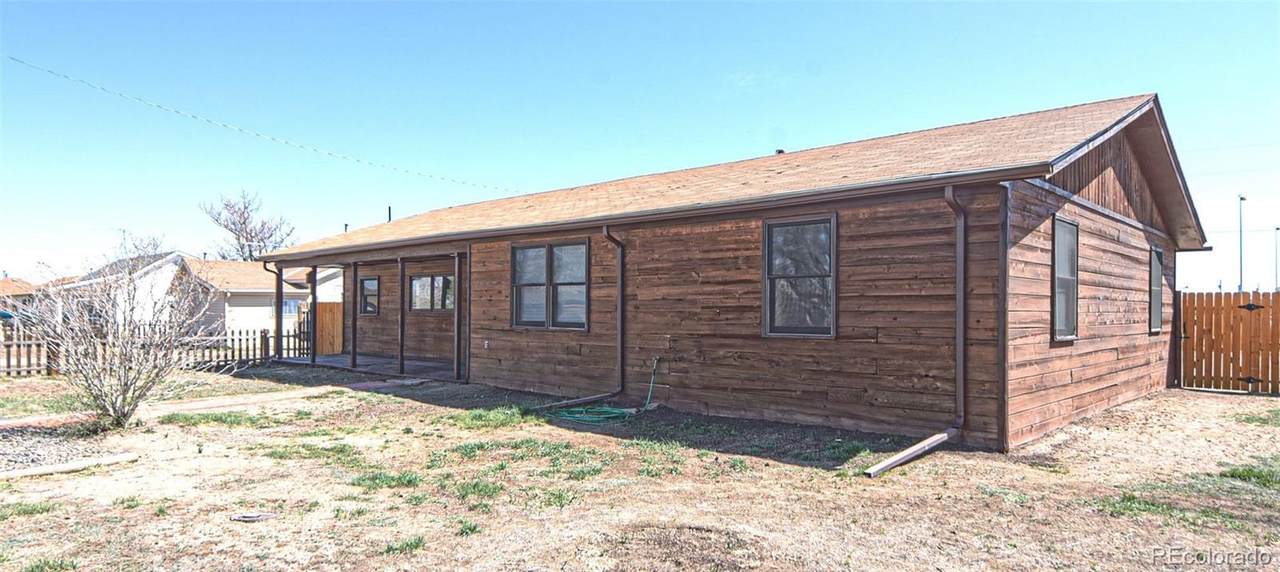 272 Owens Street - Photo 1