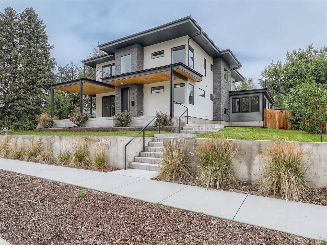 4709 29th Avenue - Photo 1