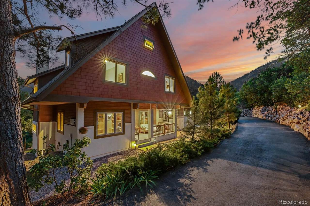 400 Valley Crescent Street - Photo 1