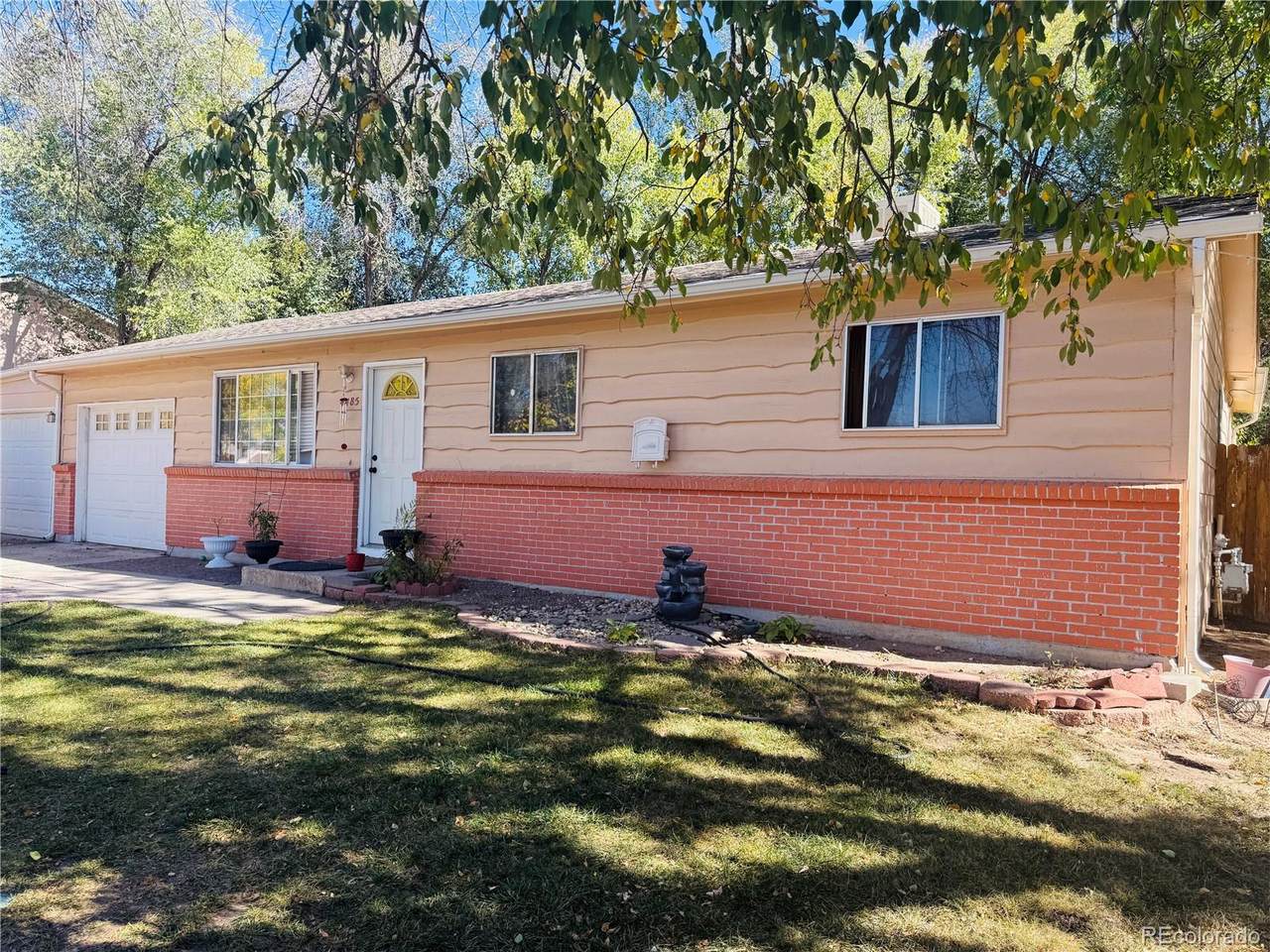 4485 Carolyn - Photo 1