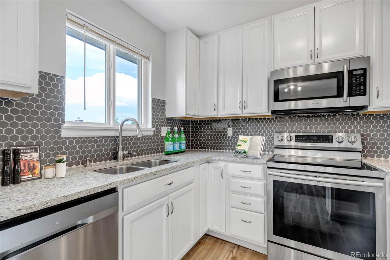 1589 Lewiston Street - Photo 1
