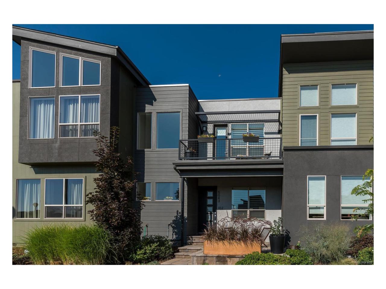 5043 Valentia Street - Photo 1