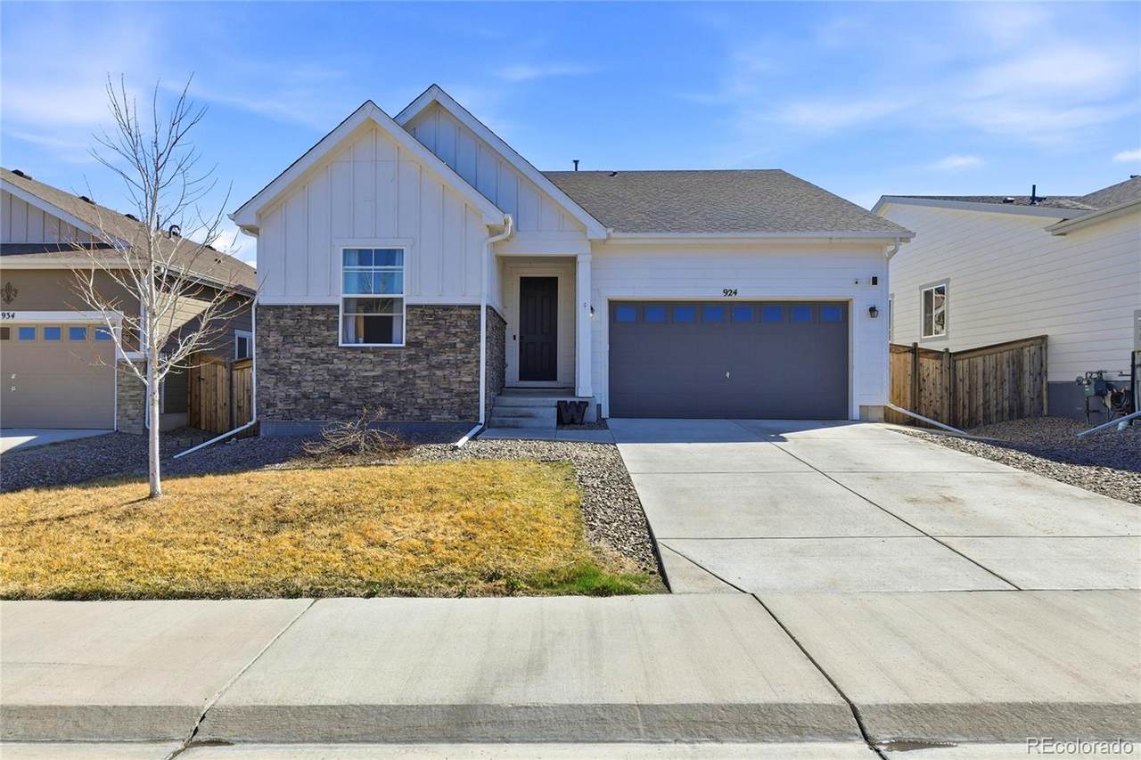 924 Waterloo Street - Photo 1