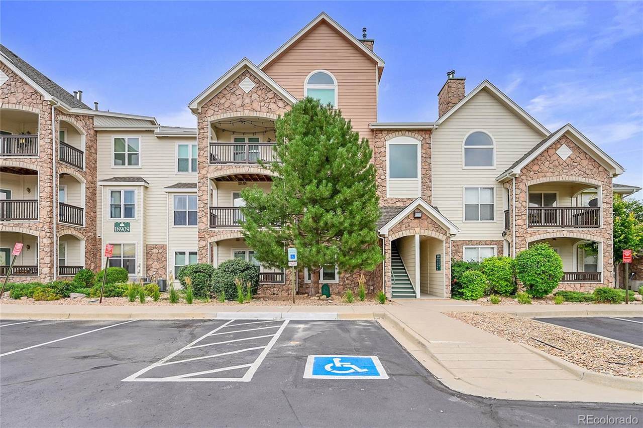 18909 Warren Circle - Photo 1