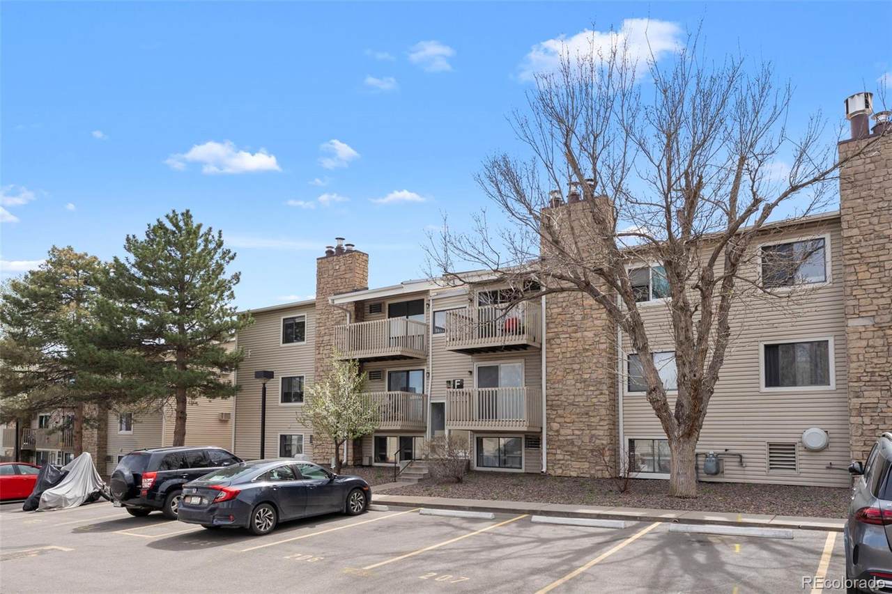 381 Ames Street - Photo 1