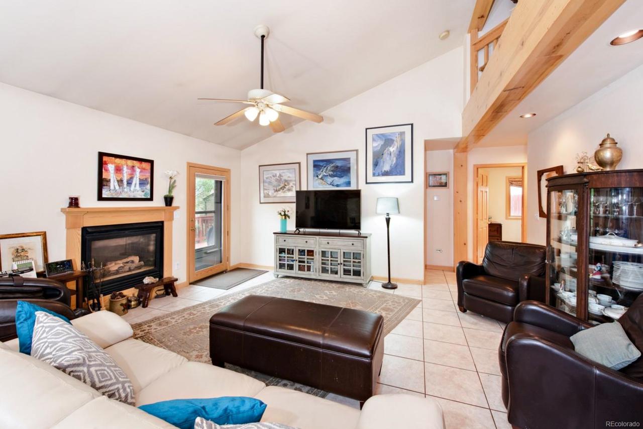 2321 Bennett Avenue - Photo 1