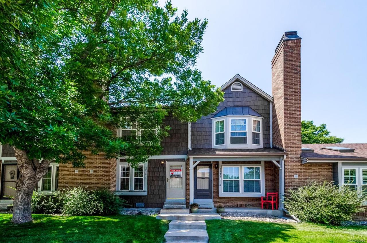 1249 Flower Circle - Photo 1