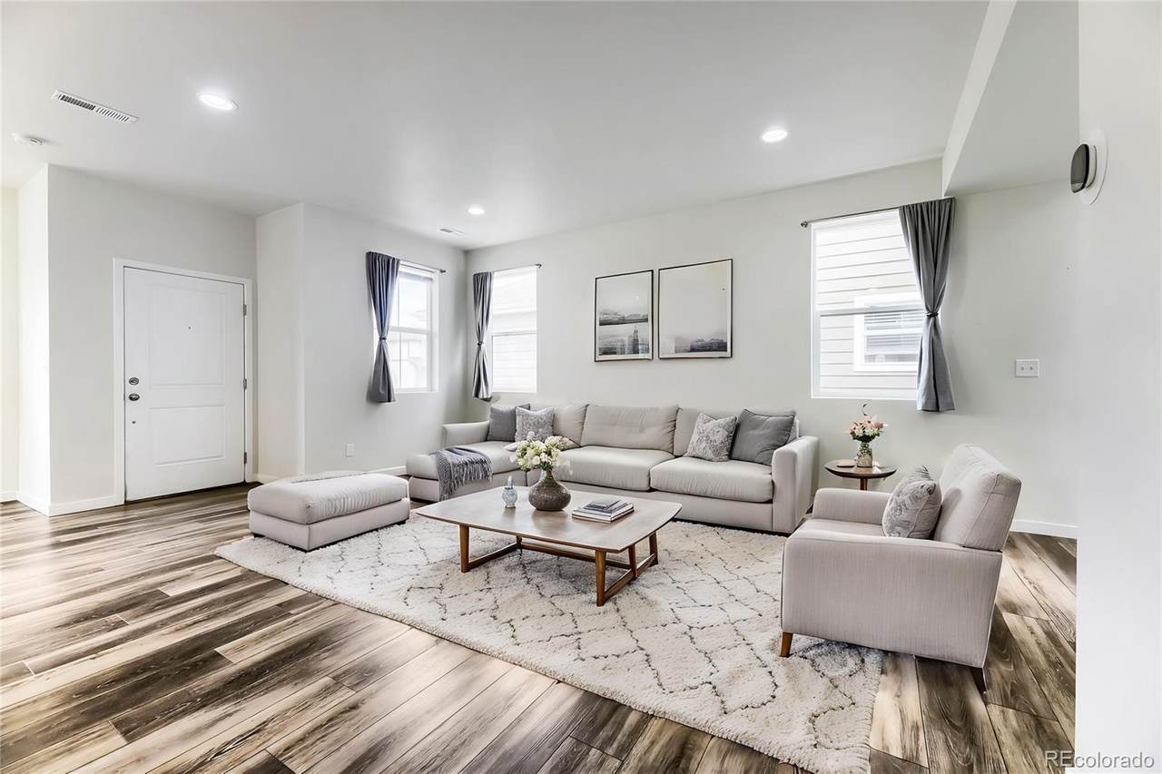 28435 8th Avenue - Photo 1