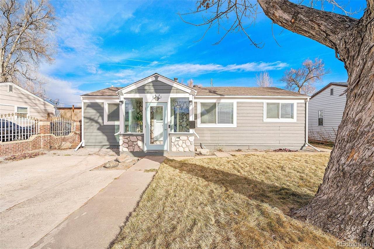 1571 Cedar Avenue - Photo 1