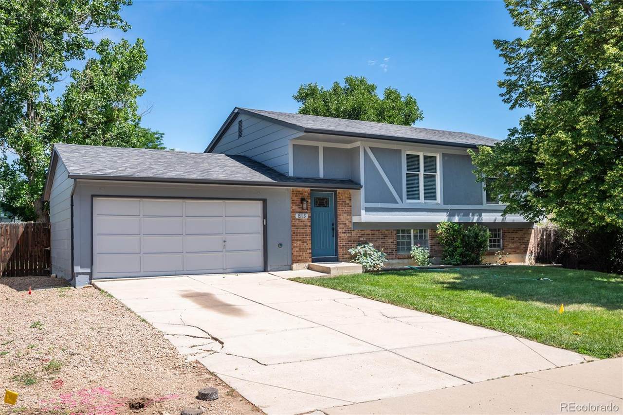 813 Oak Court - Photo 1