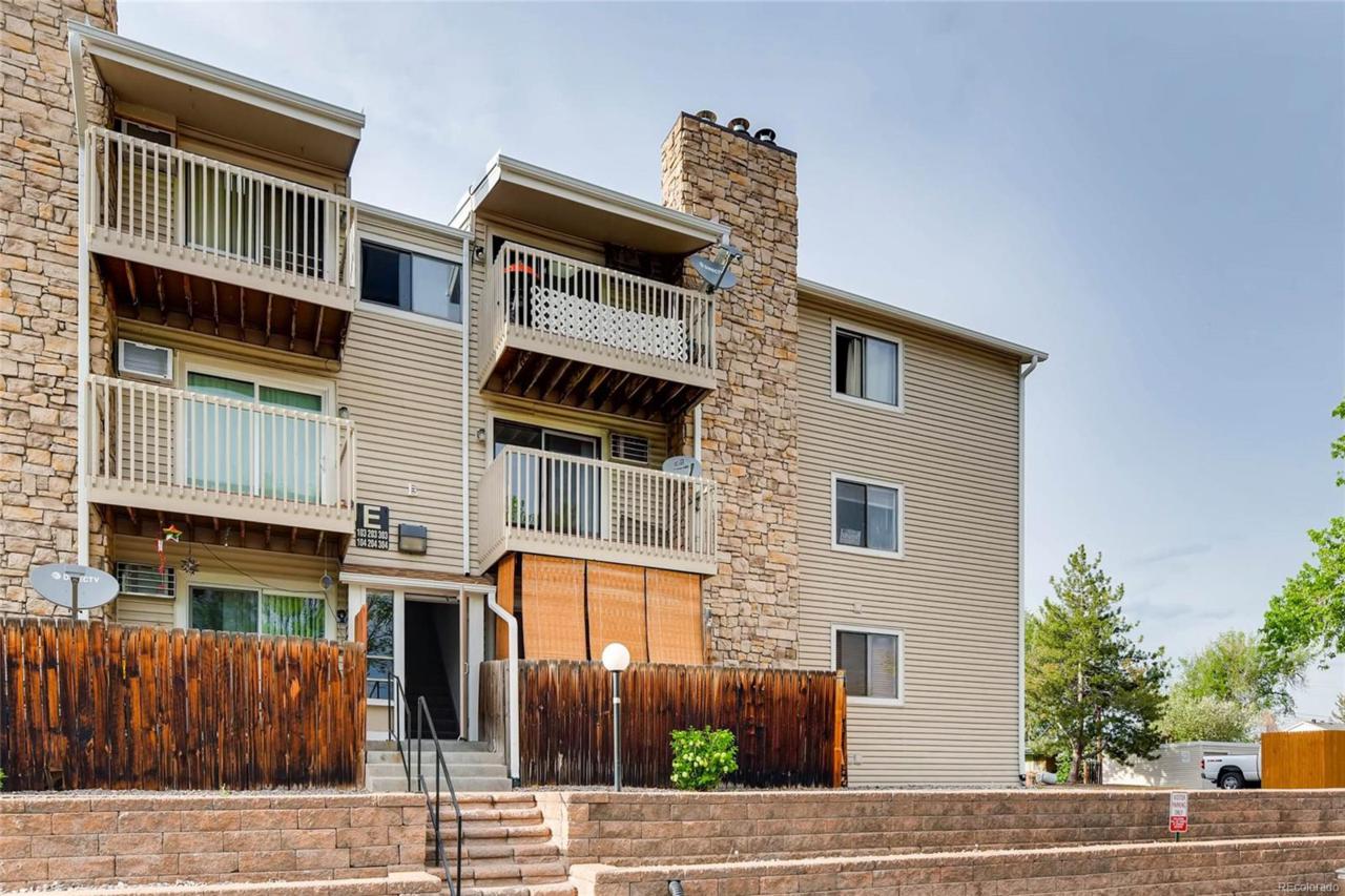 381 Ames Street - Photo 1