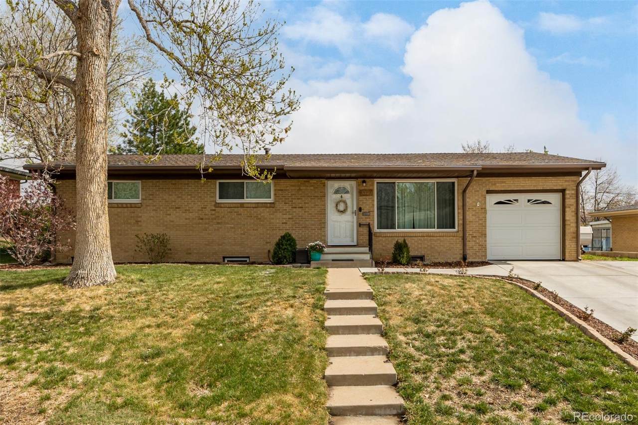 3379 Aksarben Avenue - Photo 1