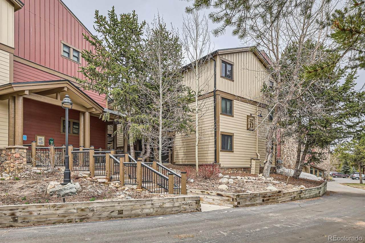 325 Four O Clock Road - Photo 1