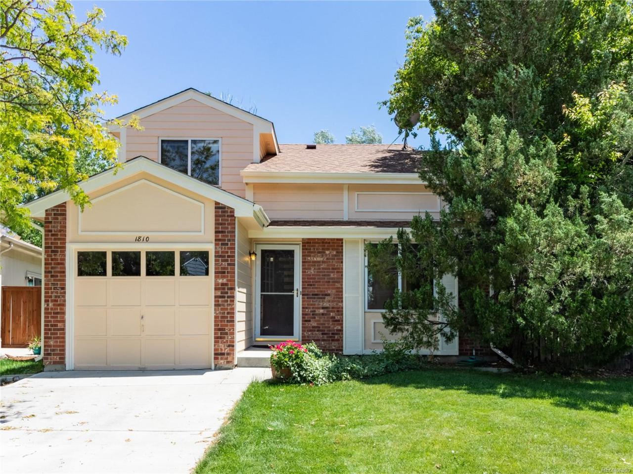1810 Rice Street - Photo 1