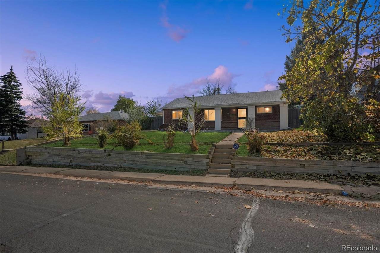 1050 Ash Court - Photo 1