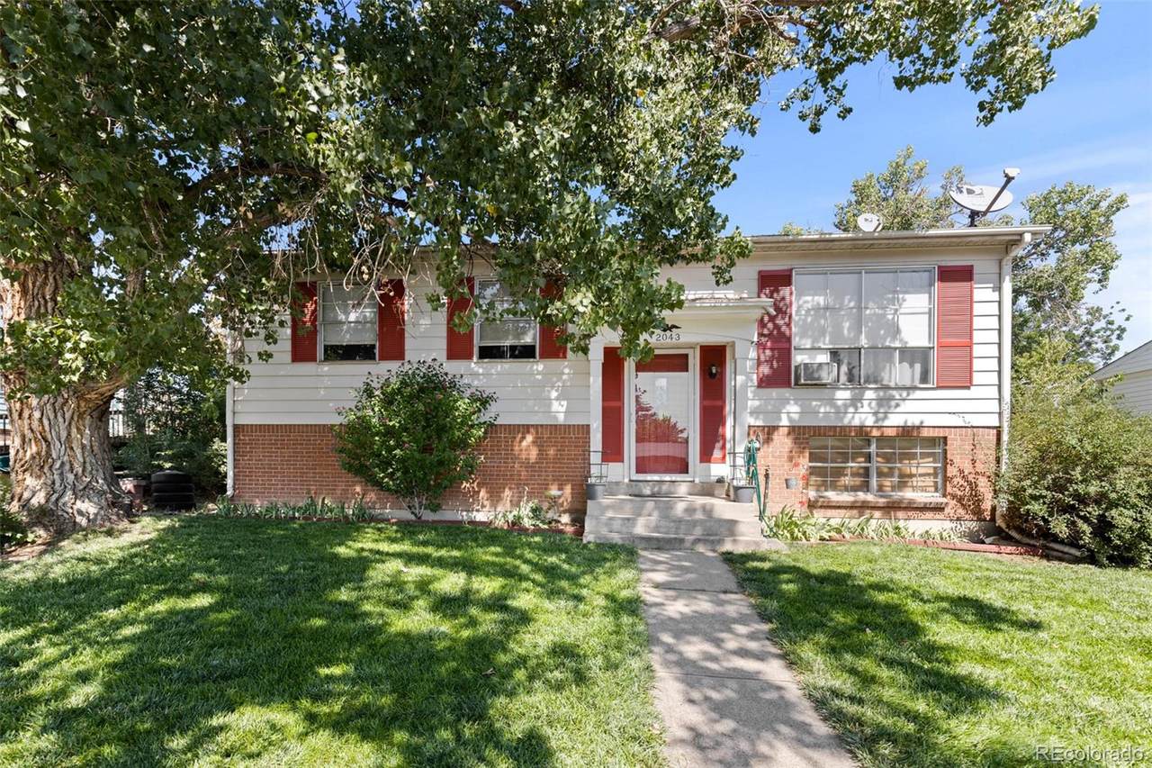 2043 52nd - Photo 1