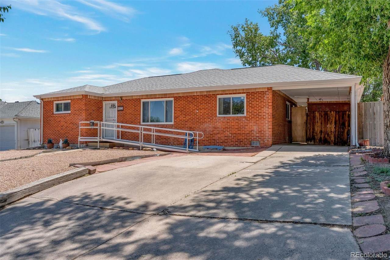 1380 Rowena Street - Photo 1