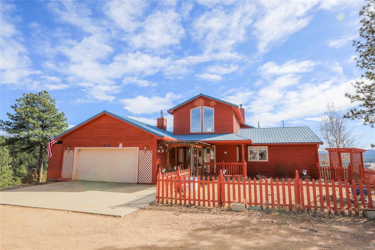 1053 Circle Drive - Photo 1