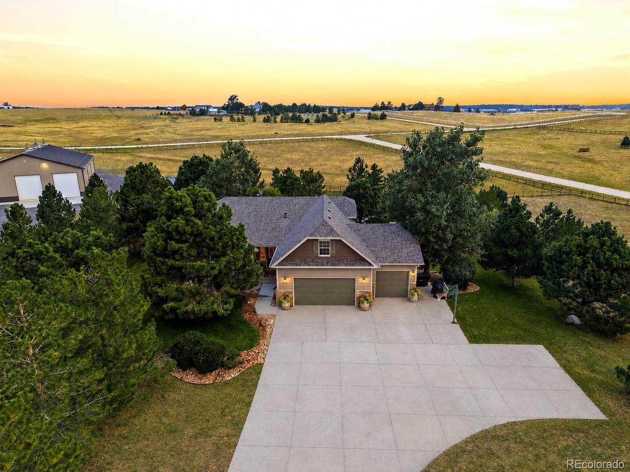 34479 Falcon Circle - Photo 1