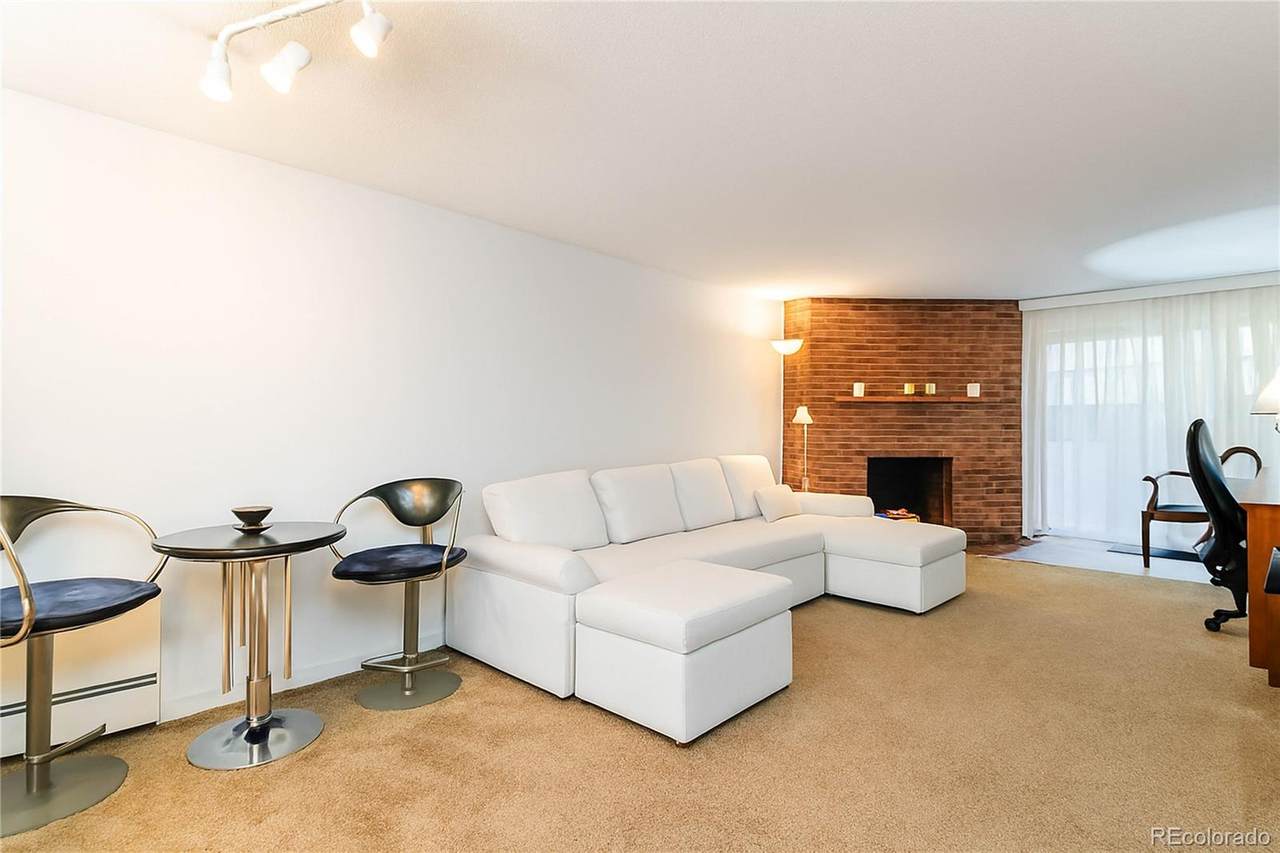 1390 Everett Court - Photo 1