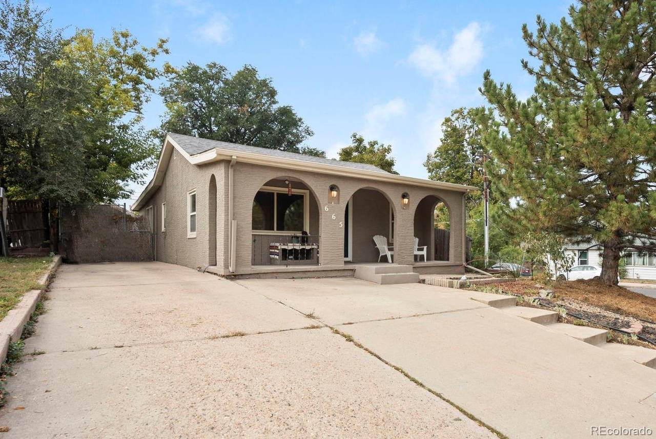 665 Perry Street - Photo 1