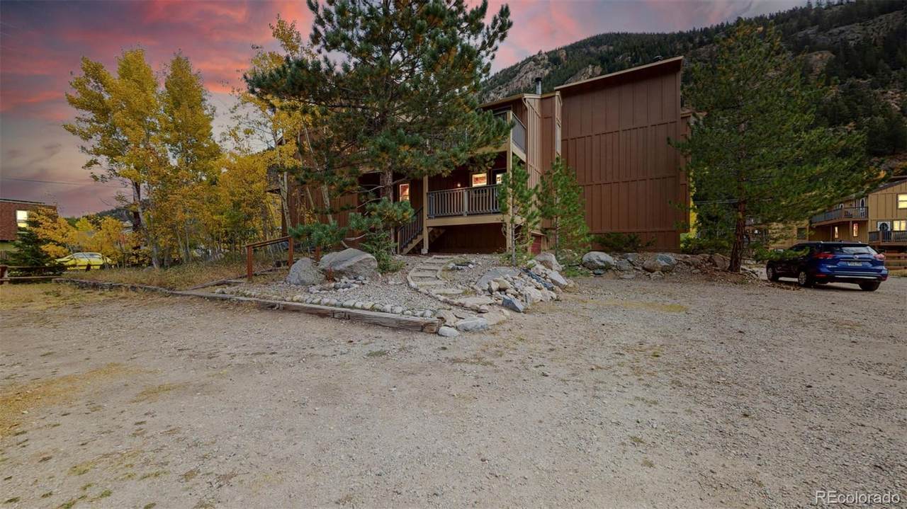 363 15th Street - Photo 1