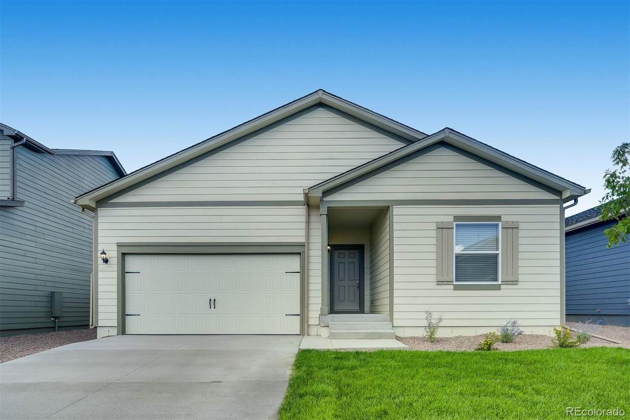 311 Thomas Avenue - Photo 1