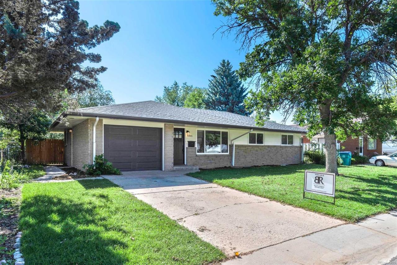 1205 Baker Street - Photo 1