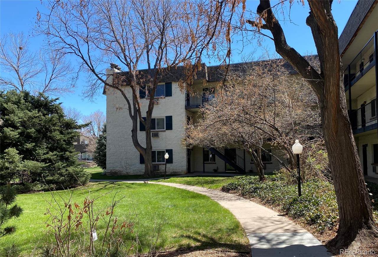 5770 Warren Avenue - Photo 1