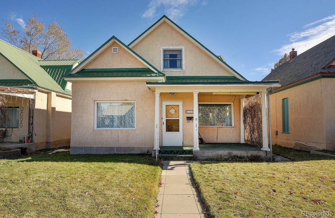 637 E Street - Photo 1