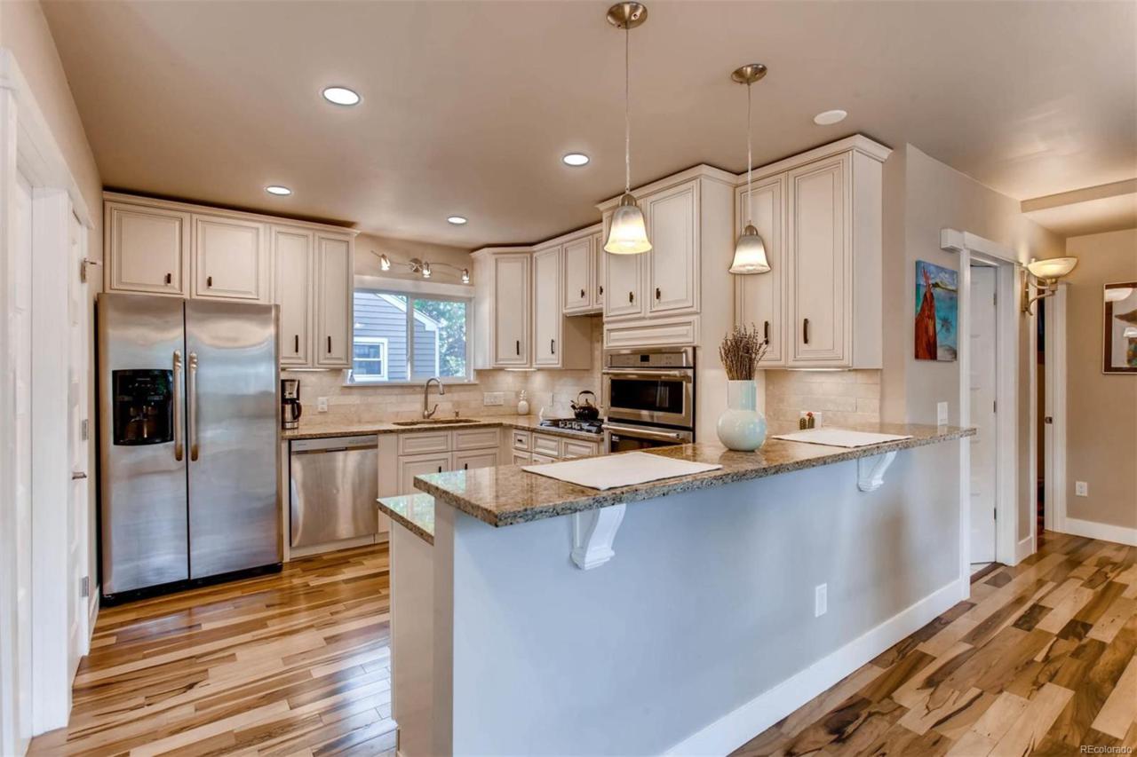1350 Valentia Street - Photo 1