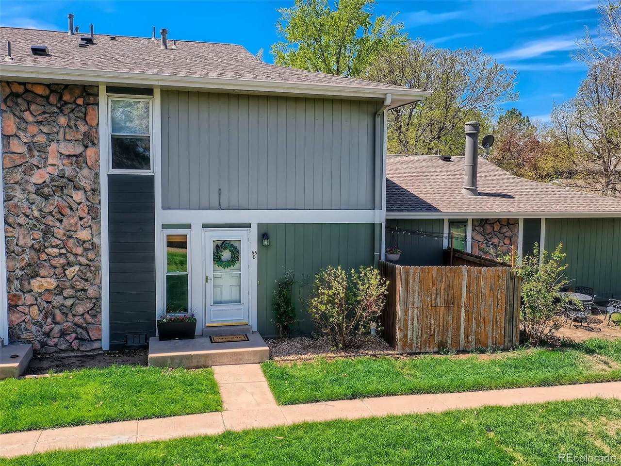 10001 Evans Avenue - Photo 1