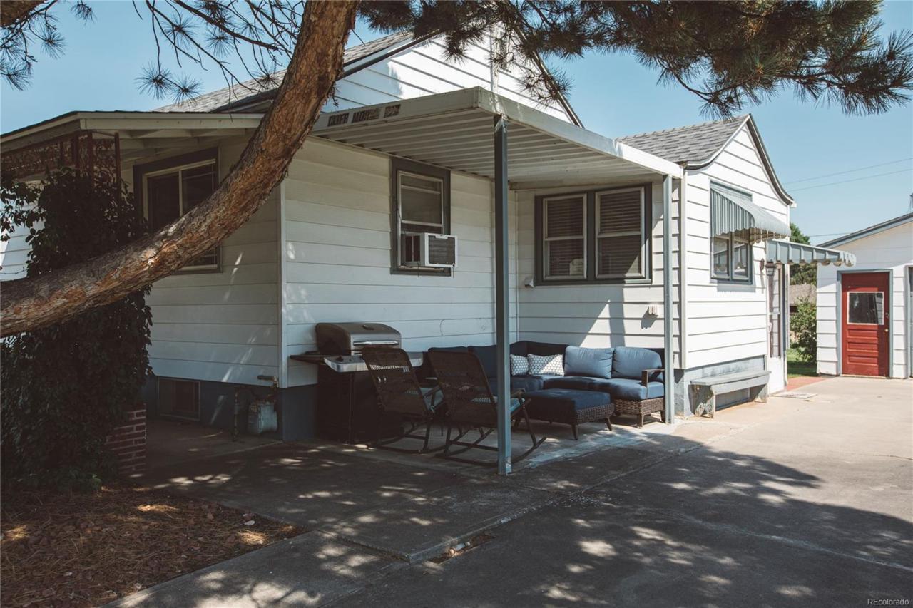 324 Chestnut Street - Photo 1