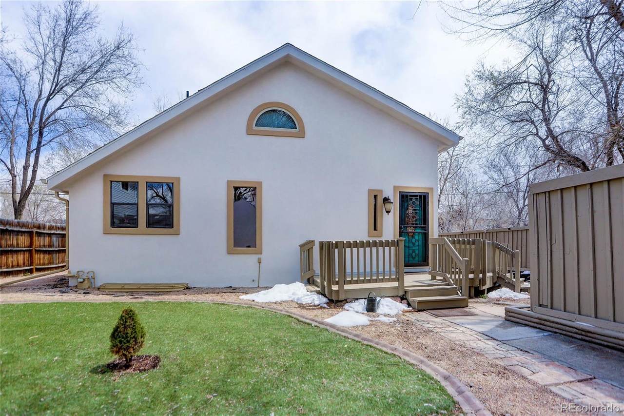 852 Krameria Street - Photo 1