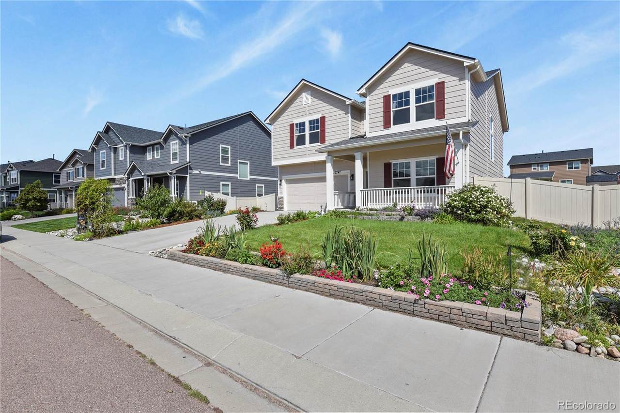 10747 Hidden Prairie Parkway - Photo 1