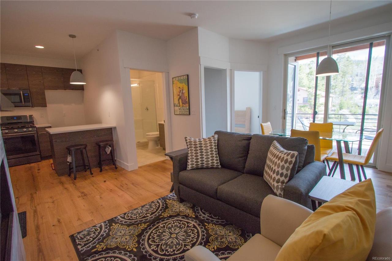 800 Park Ave - Photo 1